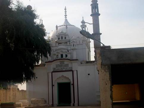 File:Sohni Tomb.JPG